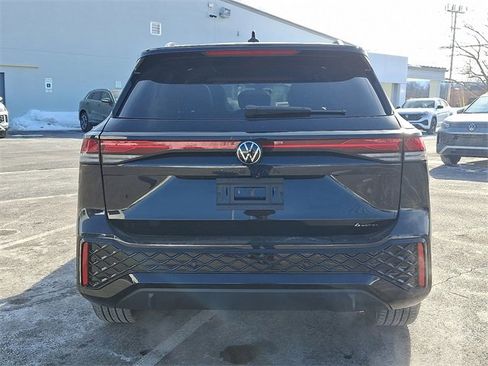 New 2026 Volkswagen Tiguan SE R-Line image 5
