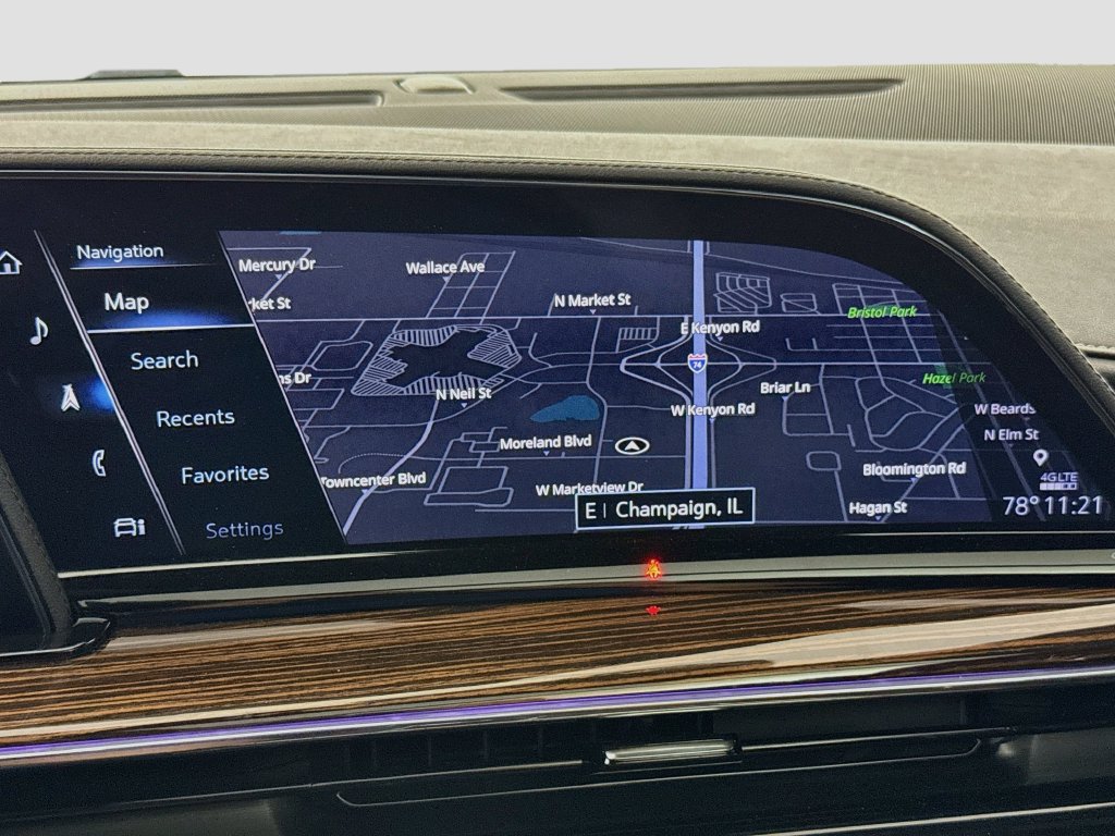 Used 2023 Cadillac Escalade Premium Luxury AWD/4WD image 13