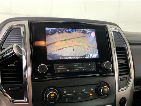 Used 2021 Nissan Titan SV AWD/4WD image 26