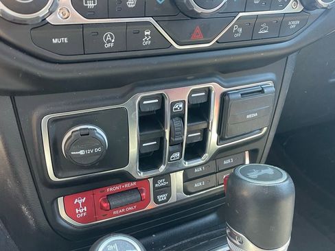 Used 2023 Jeep Wrangler Unlimited Rubicon image 6