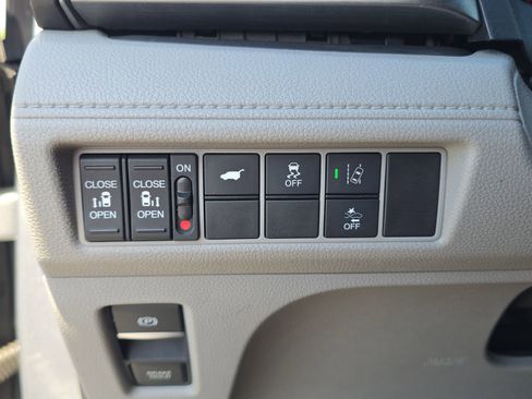 Used 2018 Honda Odyssey EX-L image 23