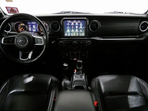 Used 2019 Jeep Wrangler Unlimited Sahara image 11