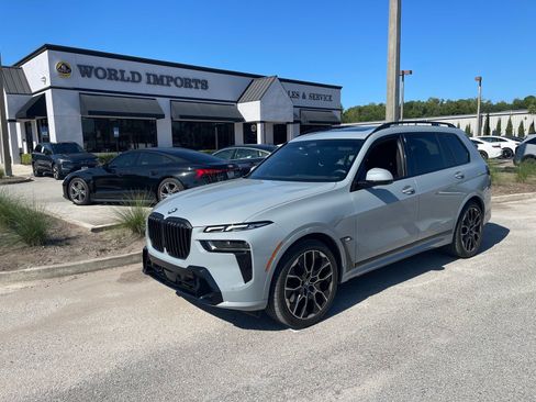 Used 2023 BMW X7 xDrive40i w/ M Sport Package AWD/4WD image 55