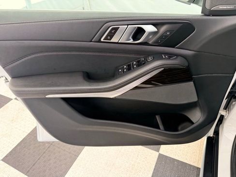 Used 2025 BMW X5 xDrive40i image 17