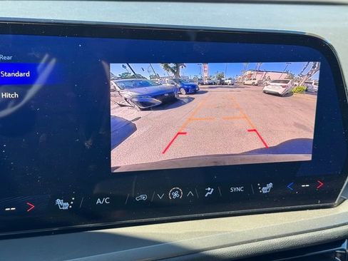 New 2025 Chevrolet Traverse LT image 23