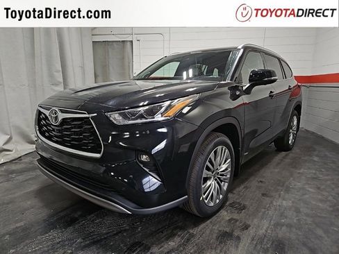 New 2026 Toyota Highlander Platinum AWD/4WD image 3