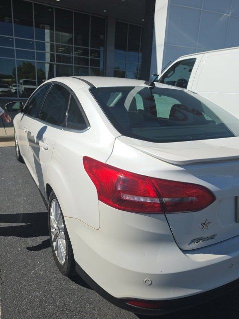 Used 2015 Ford Focus Titanium w/ Titanium Technology Package FWD image 3