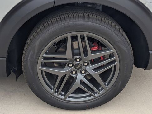 New 2026 Ford Explorer ST-Line w/ ST-Line Street Pack RWD image 7