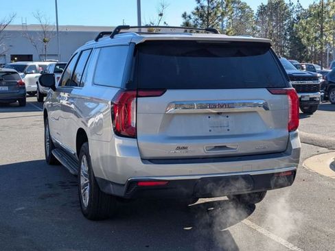 Used 2023 GMC Yukon XL SLT image 6