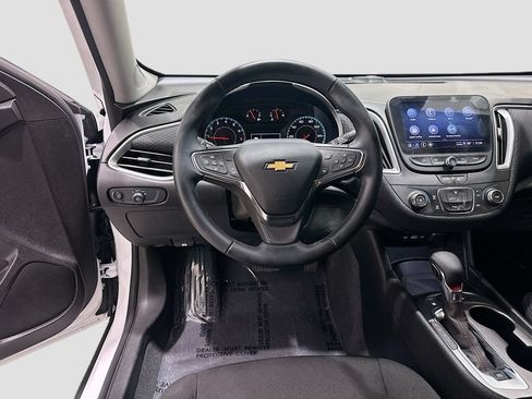 Used 2025 Chevrolet Malibu RS w/ LPO, Floor Liner Package FWD image 23