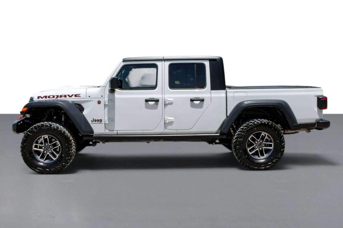 Used 2024 Jeep Gladiator Mojave w/ Convenience Group AWD/4WD image 9