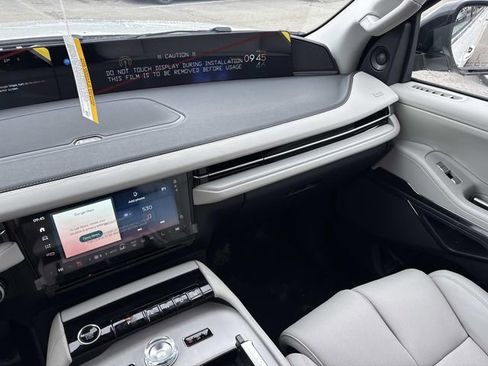 New 2026 Lincoln Navigator L Premier AWD/4WD image 15