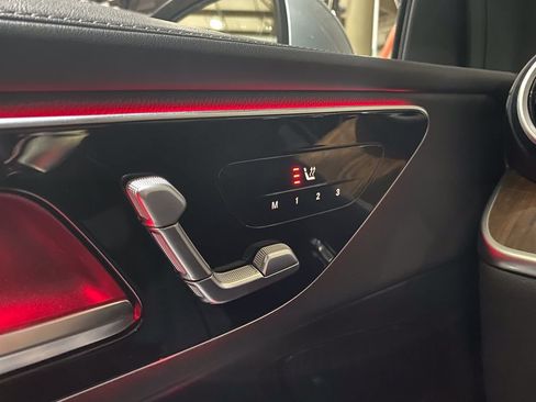 Certified 2025 Mercedes-Benz GLC 300 image 8