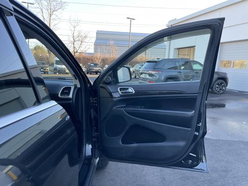 Used 2013 Jeep Grand Cherokee Laredo image 9