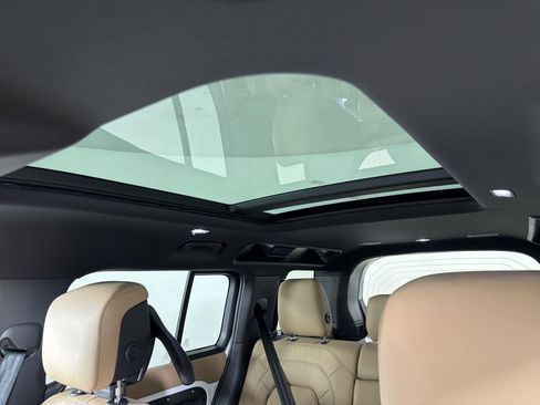 New 2026 Land Rover Defender 110 X-Dynamic SE image 9