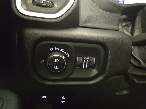 Certified 2019 RAM 1500 Big Horn AWD/4WD image 30