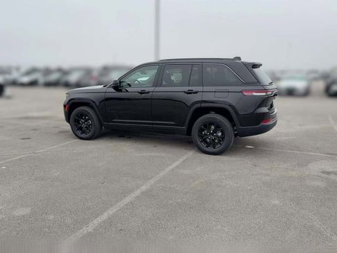 New 2026 Jeep Grand Cherokee Altitude image 7