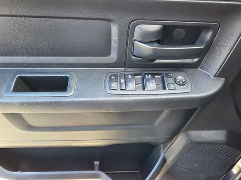 Used 2017 RAM 1500 Express image 31