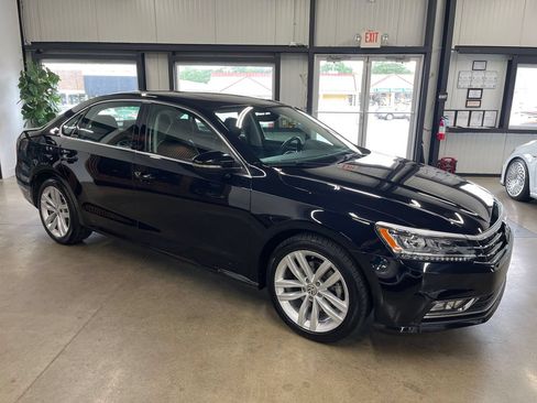 Used 2018 Volkswagen Passat 2.0T SE FWD image 15