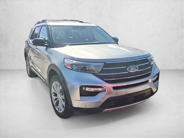 Used 2023 Ford Explorer XLT w/ Equipment Group 202A AWD/4WD image 3