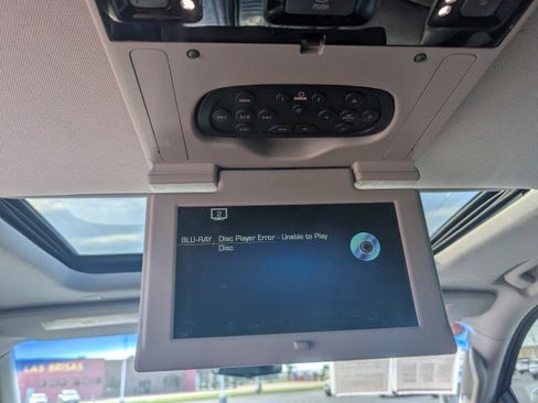 Used 2019 Cadillac Escalade Luxury AWD/4WD image 33