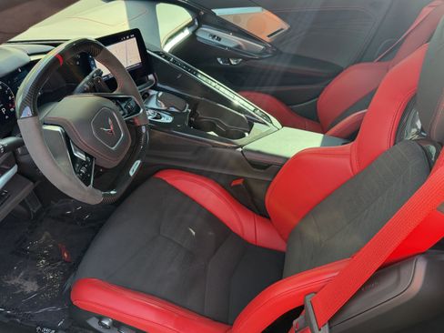 Used 2025 Chevrolet Corvette Z06 RWD image 4
