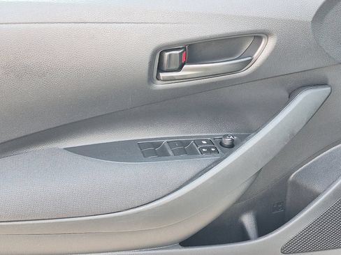 Certified 2025 Toyota Corolla LE FWD image 10