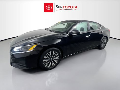 Used 2024 Nissan Altima 2.5 SV image 9