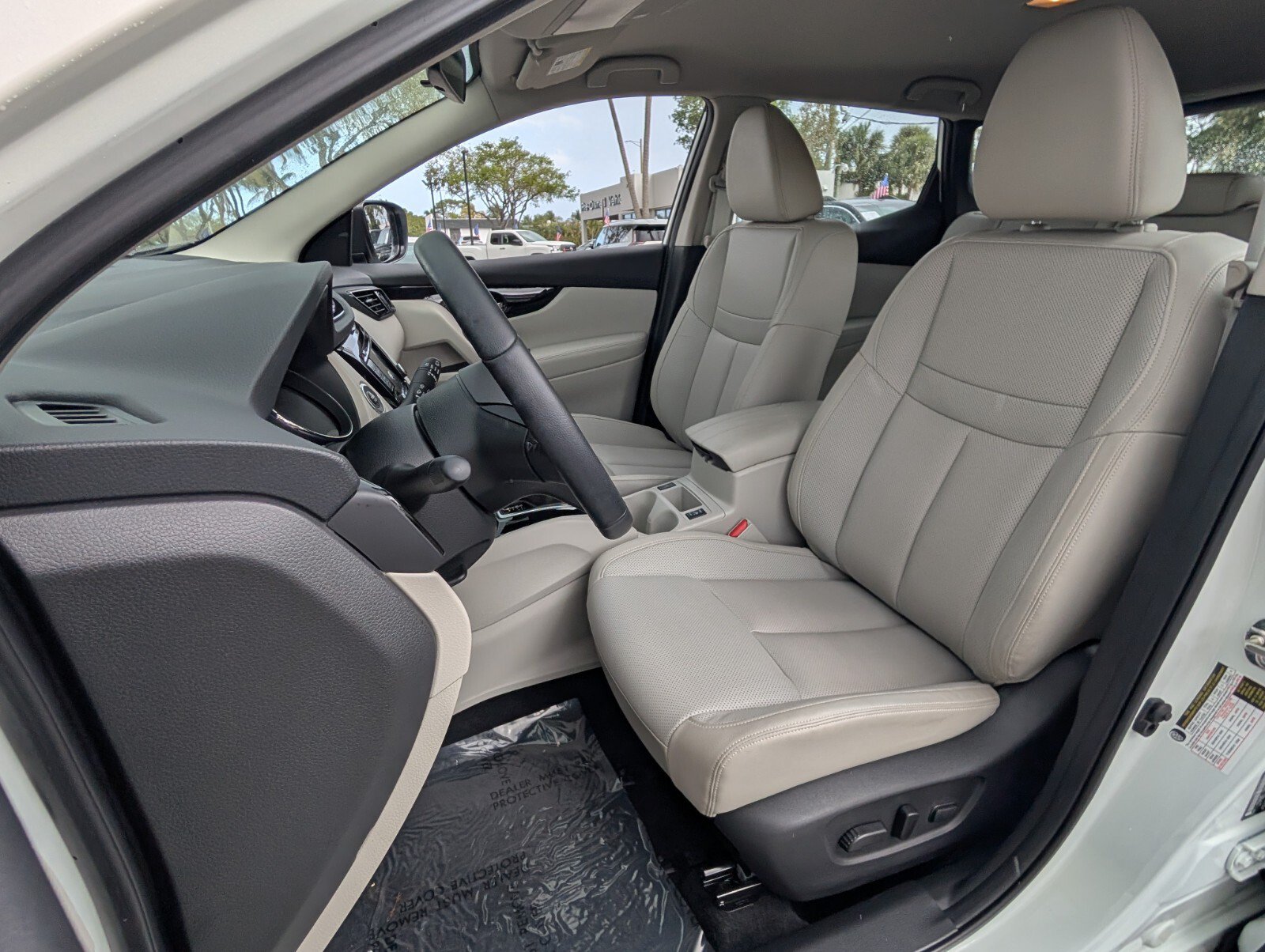 Certified 2022 Nissan Rogue Sport SL FWD image 10