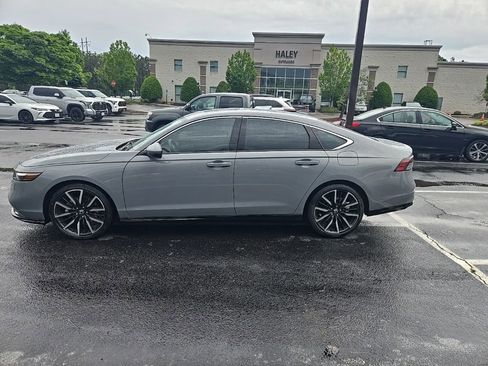 Used 2023 Honda Accord Touring image 4