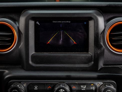 Used 2020 Jeep Gladiator Mojave w/ LED Lighting Group image 24