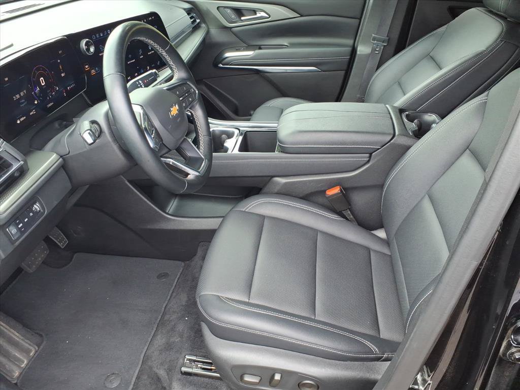 Used 2025 Chevrolet Traverse LT AWD/4WD image 11