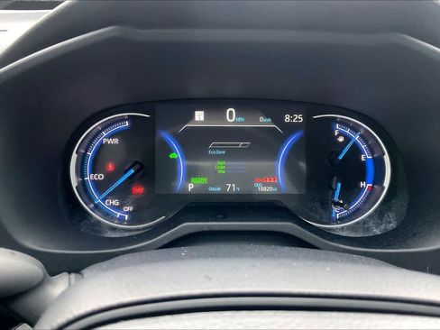 Used 2025 Toyota RAV4 LE image 25