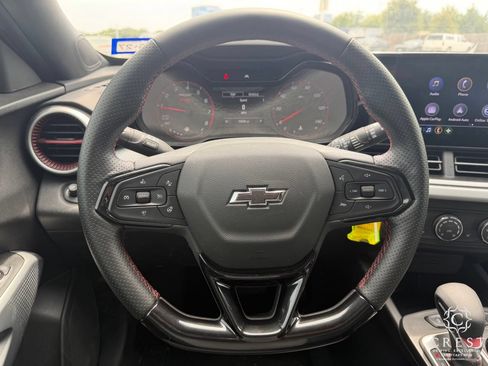 Used 2025 Chevrolet Trax RS w/ Driver Confidence Package FWD image 15