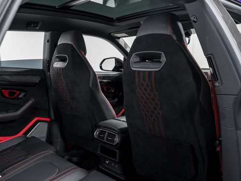 Used 2024 Lamborghini Urus Performante AWD/4WD image 36