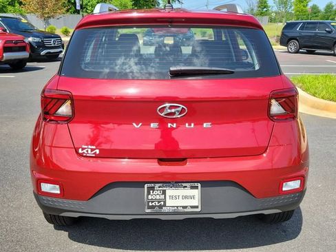 Used 2025 Hyundai Venue Limited FWD image 5