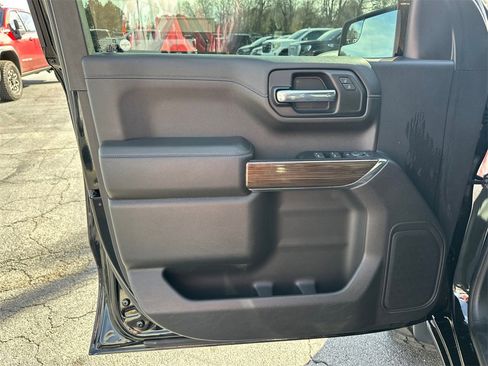 Used 2019 Chevrolet Silverado 1500 LT w/ All-Star Edition image 11