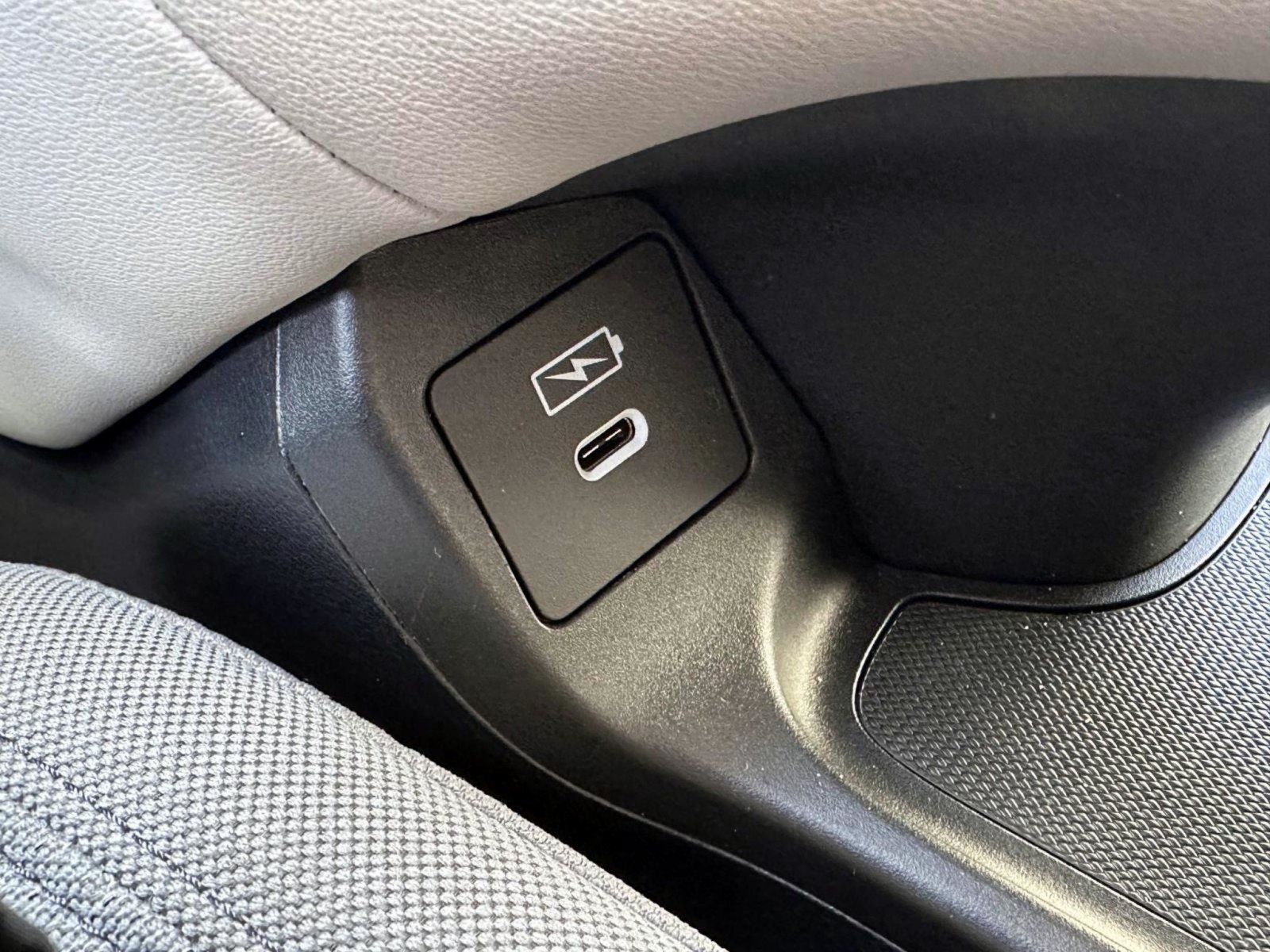 Used 2024 Honda HR-V LX image 25
