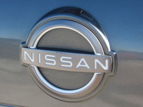 Used 2024 Nissan Rogue SV FWD image 11