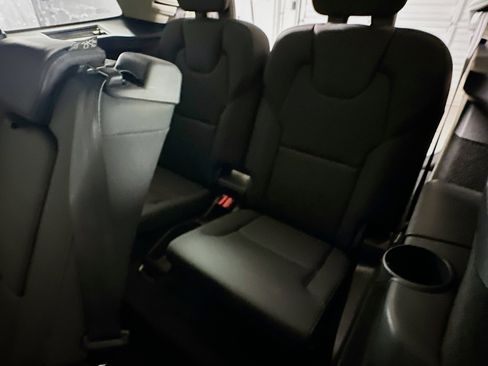 Used 2025 Volvo XC90 B6 Plus image 31