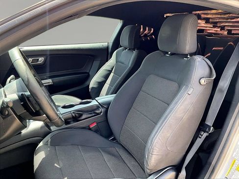 Used 2016 Ford Mustang Coupe RWD image 24