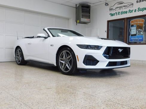 Used 2025 Ford Mustang GT Premium RWD image 8