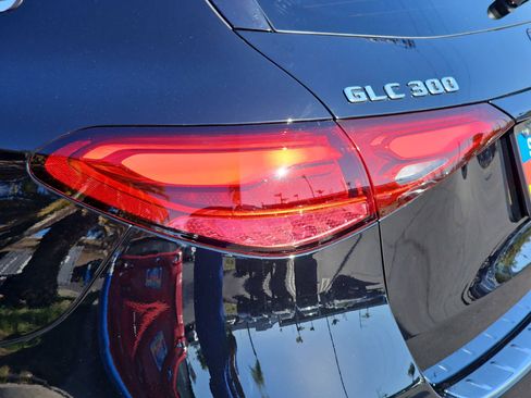 Used 2023 Mercedes-Benz GLC 300 4MATIC image 36