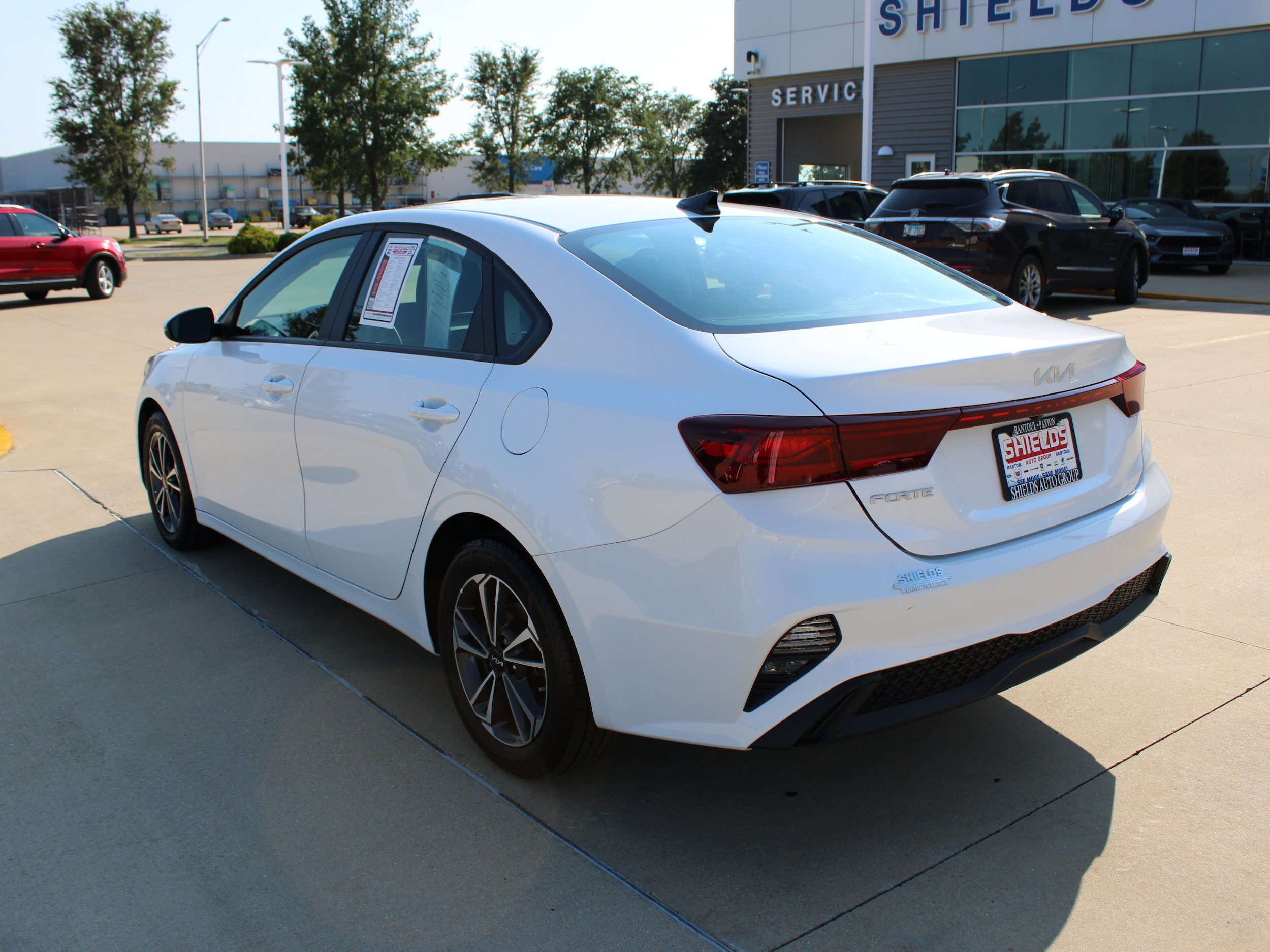 Used 2024 Kia Forte LXS w/ LXS Technology Package FWD image 4