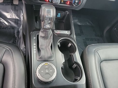 Used 2025 Ford Bronco Outer Banks image 22