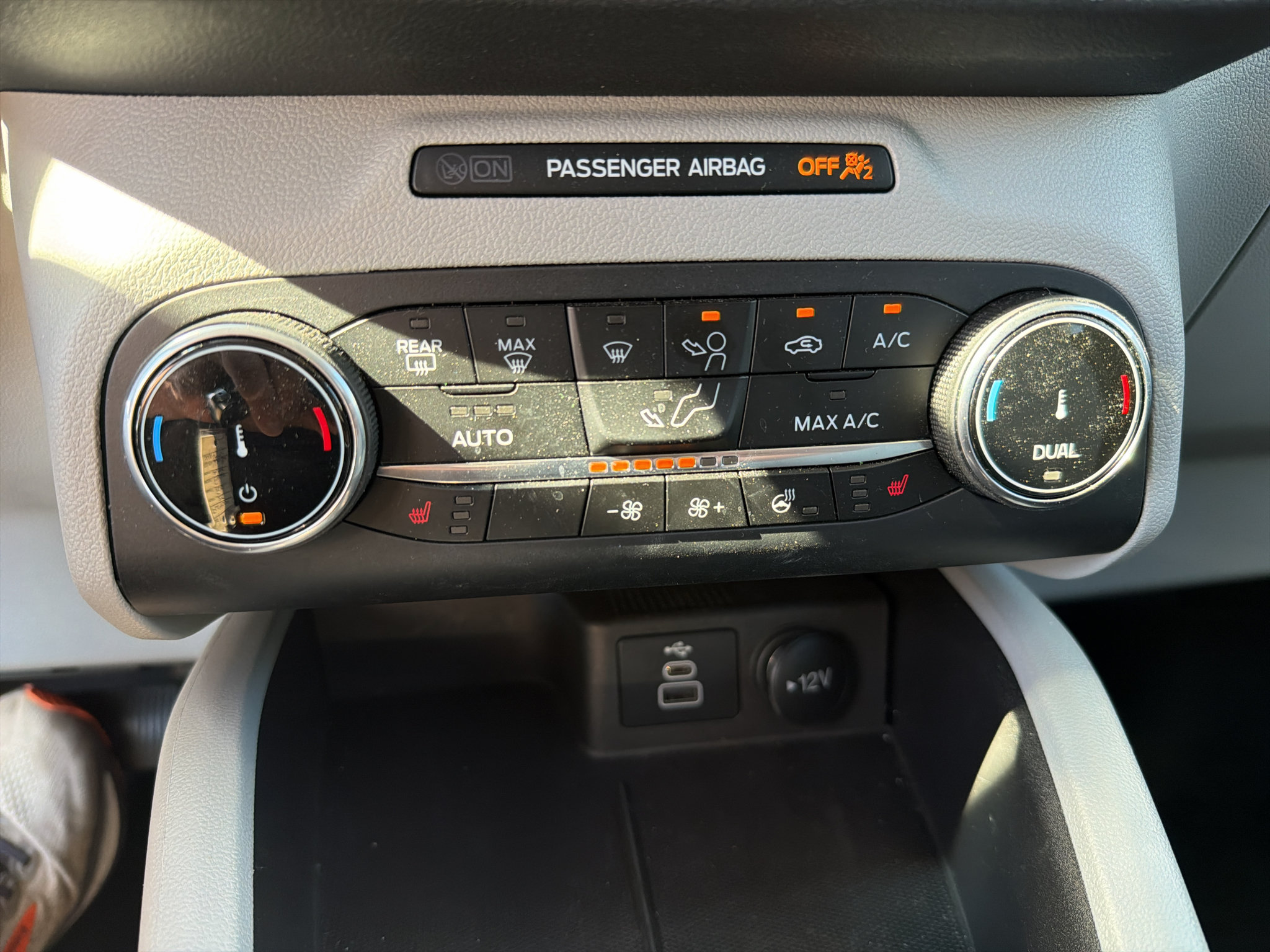 Used 2025 Ford Escape Active w/ Cold Weather Package FWD image 19