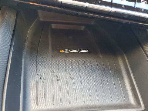 New 2026 Chevrolet Equinox EV LT image 25