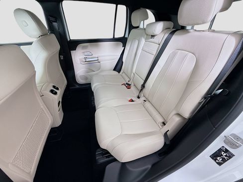 Used 2025 Mercedes-Benz GLB 250 w/ Exclusive Package image 24