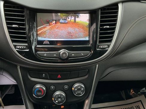 Used 2018 Chevrolet Trax LS image 14