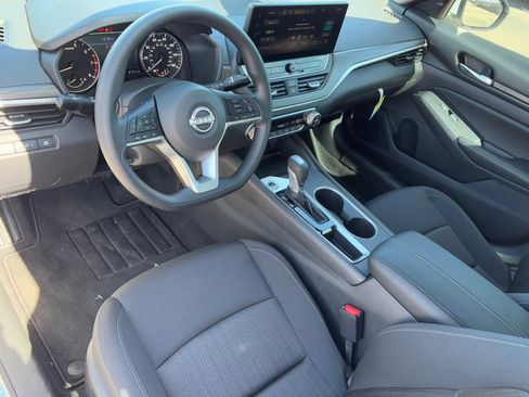 New 2025 Nissan Altima 2.5 SV w/ SV Special Edition Package image 16